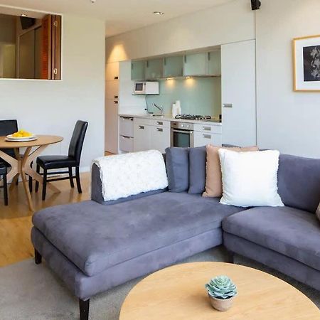 Stunning Lakeview 1 Bedroom Apartment Distretto di Distretto di Queenstown Esterno foto