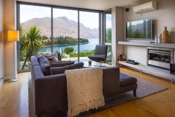 Stunning Lakeview 1 Bedroom Apartment Distretto di Distretto di Queenstown Esterno foto