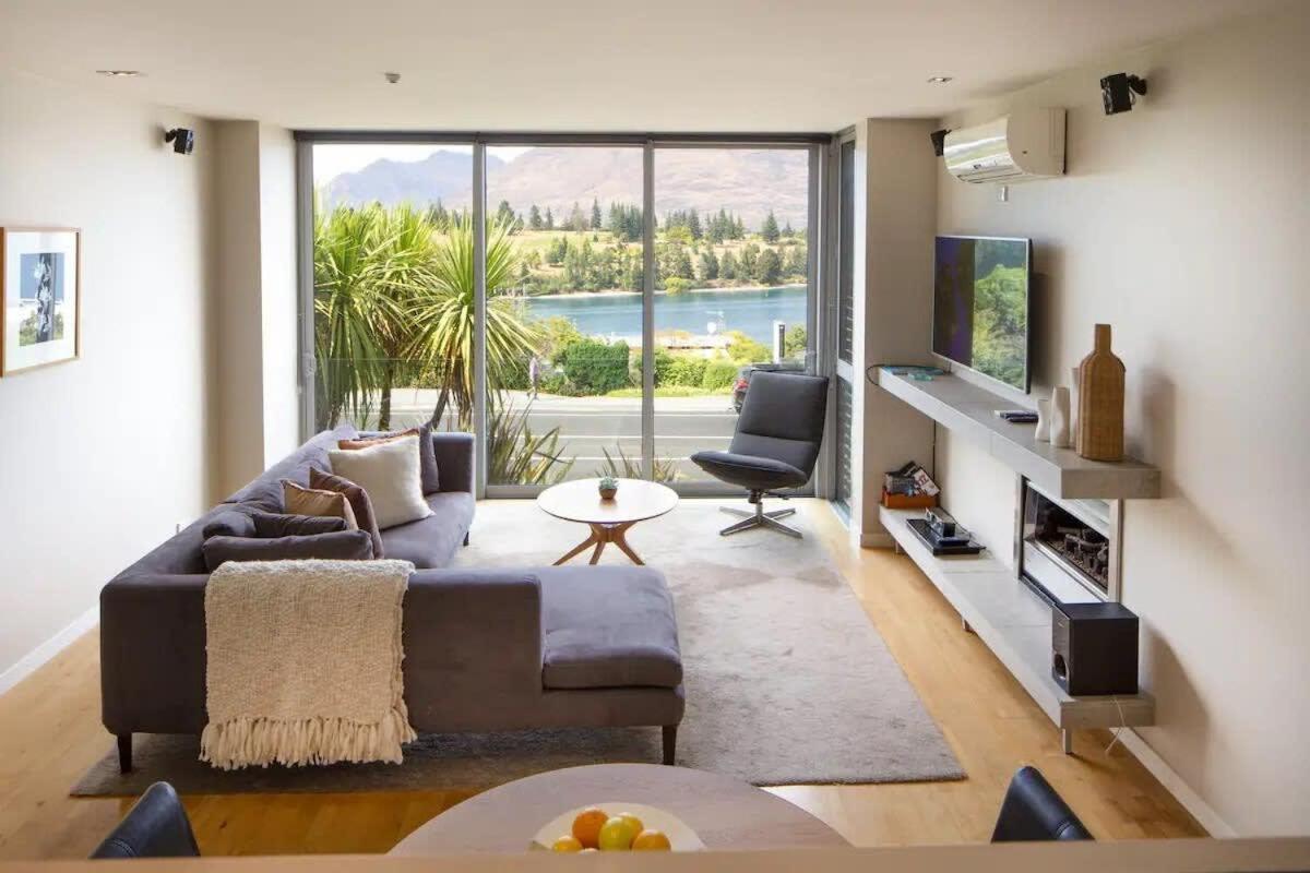 Stunning Lakeview 1 Bedroom Apartment Distretto di Distretto di Queenstown Esterno foto