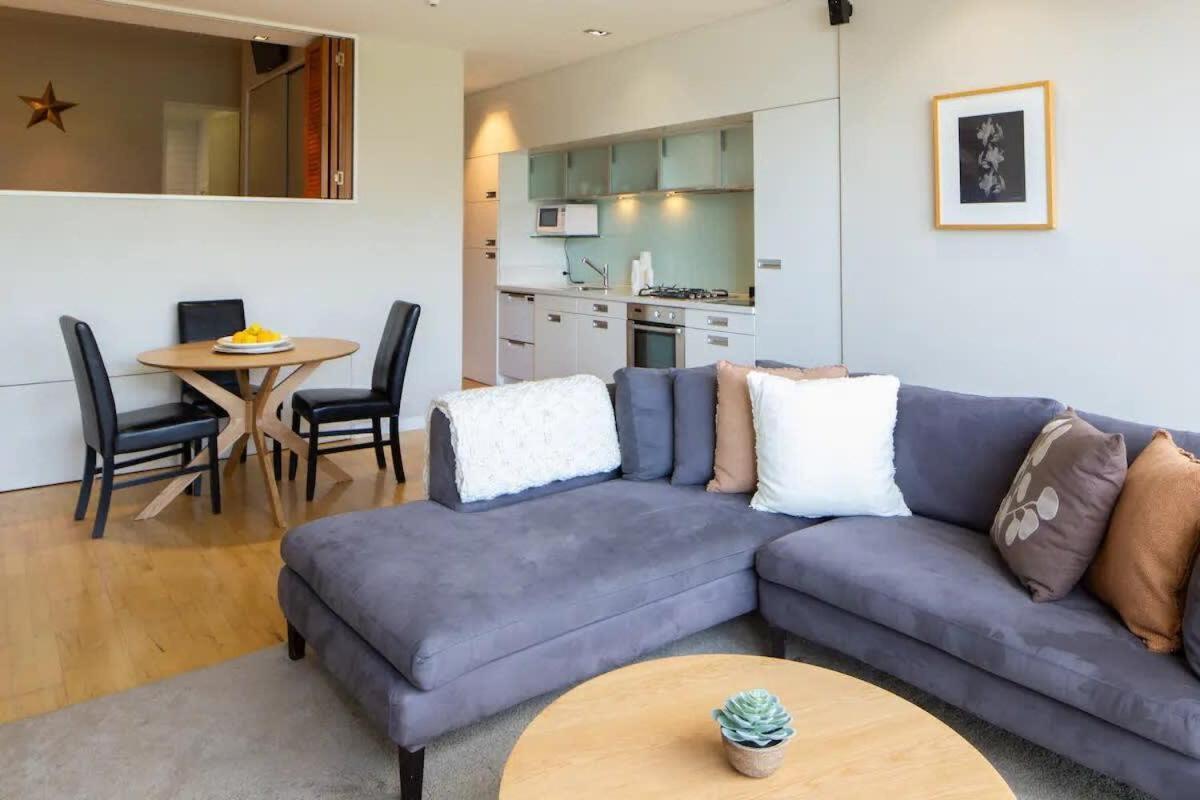 Stunning Lakeview 1 Bedroom Apartment Distretto di Distretto di Queenstown Esterno foto