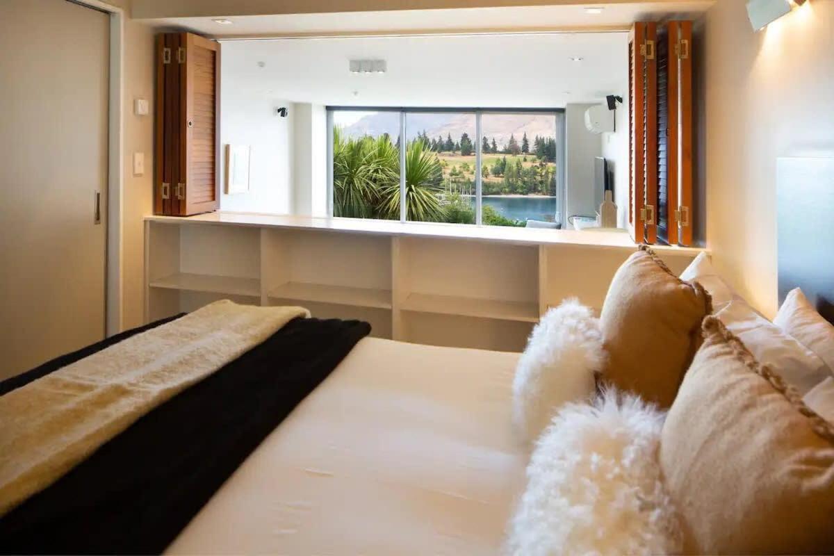 Stunning Lakeview 1 Bedroom Apartment Distretto di Distretto di Queenstown Esterno foto